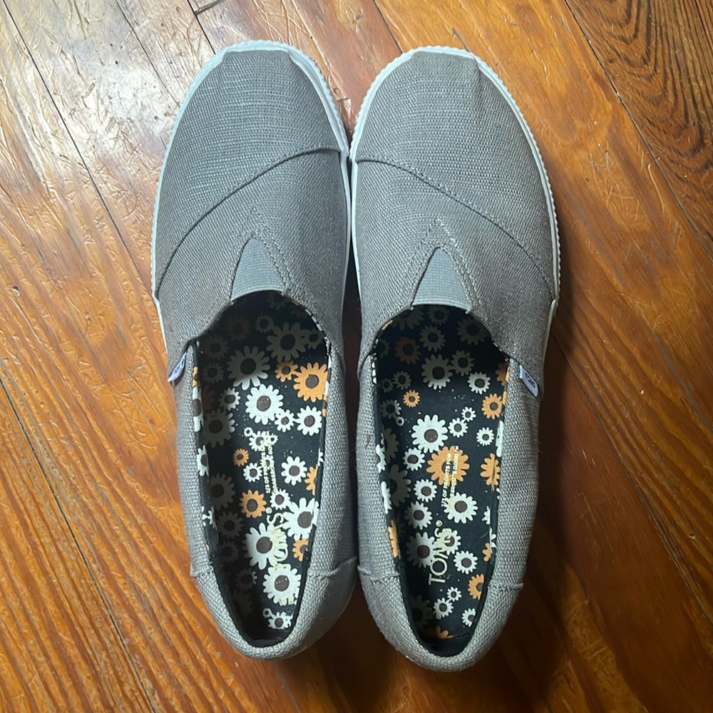 Brand new platform toms!